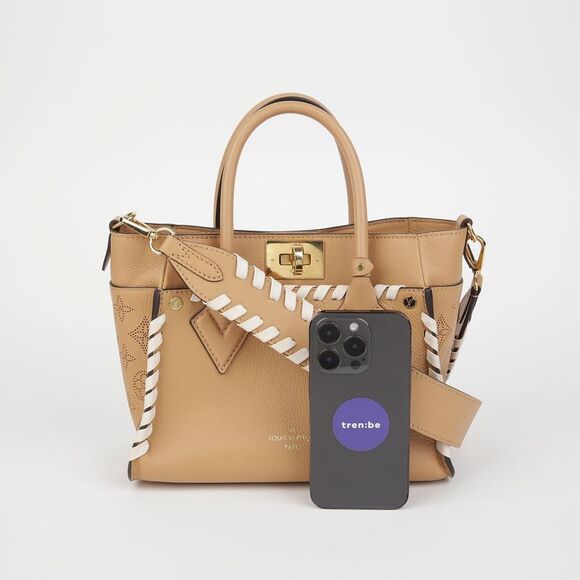 On My Side Pm Size Tote Shoulder Bag - Picture 9 of 10